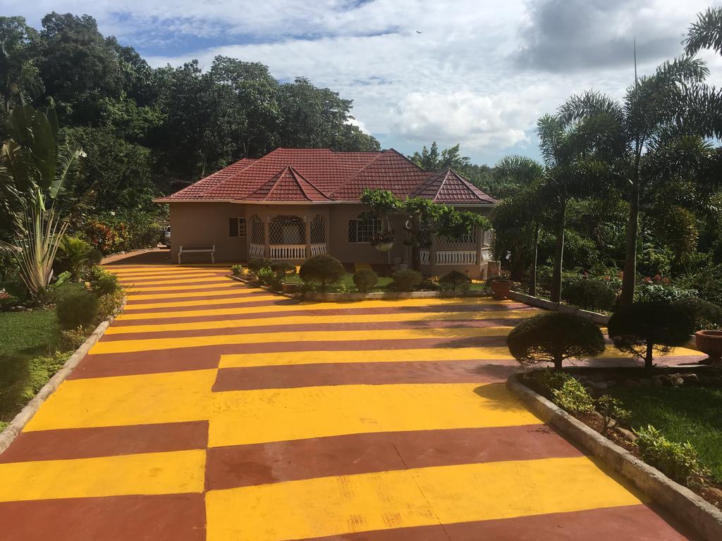 Vila Cliffe Ranch Mandeville Exteriér fotografie