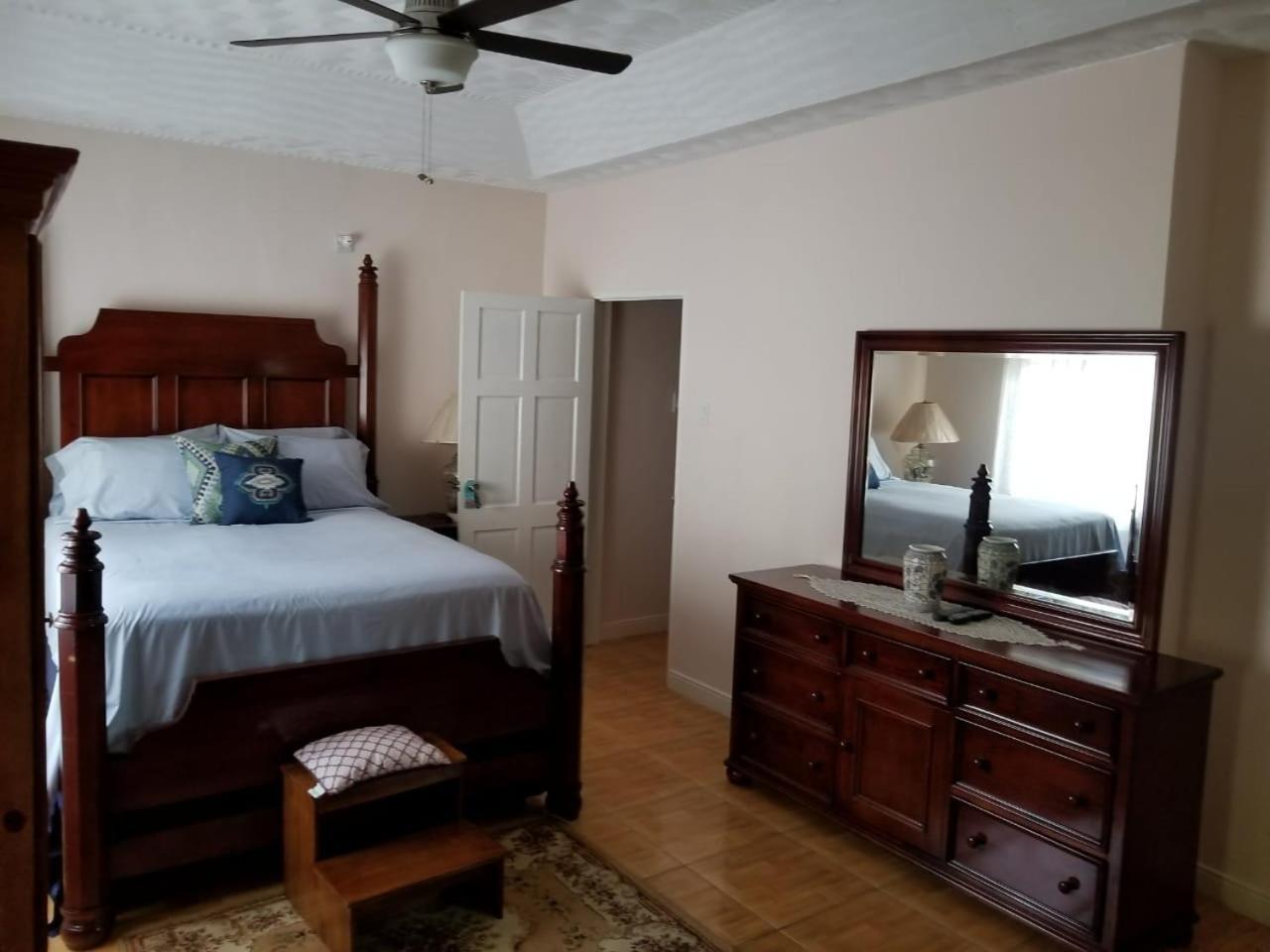 Vila Cliffe Ranch Mandeville Exteriér fotografie