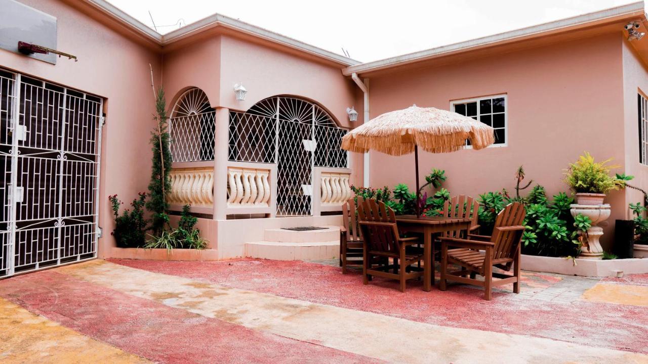Vila Cliffe Ranch Mandeville Exteriér fotografie