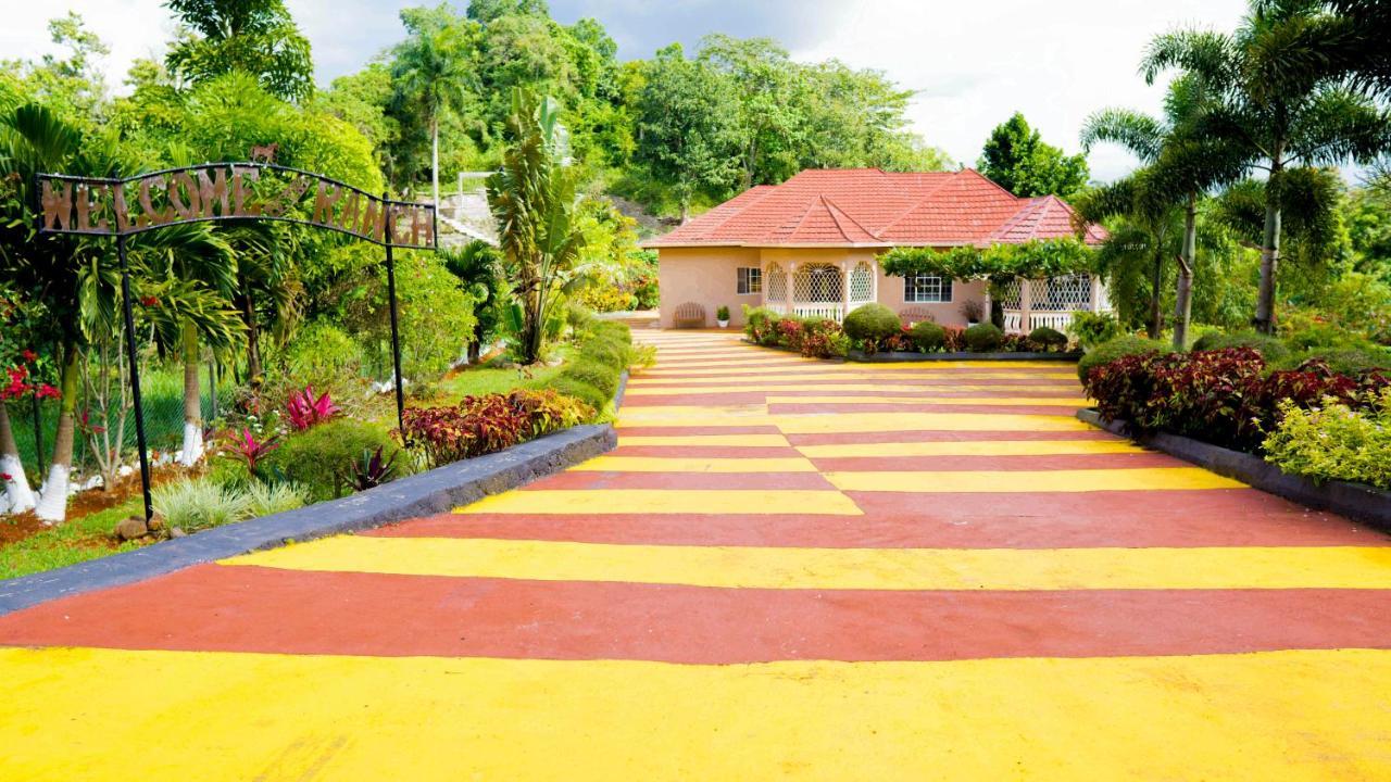 Vila Cliffe Ranch Mandeville Exteriér fotografie